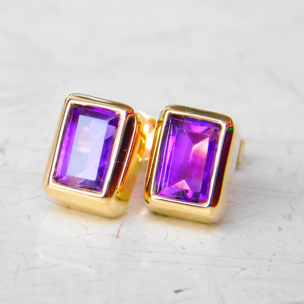 Złote kolczyki z ametystami - Kolczyki na sztyftach