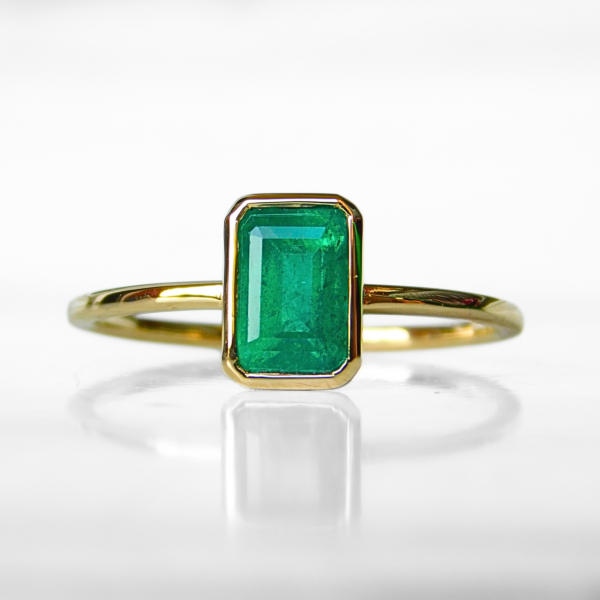 Pierścionek złoty ze szmaragdem - Oktagon