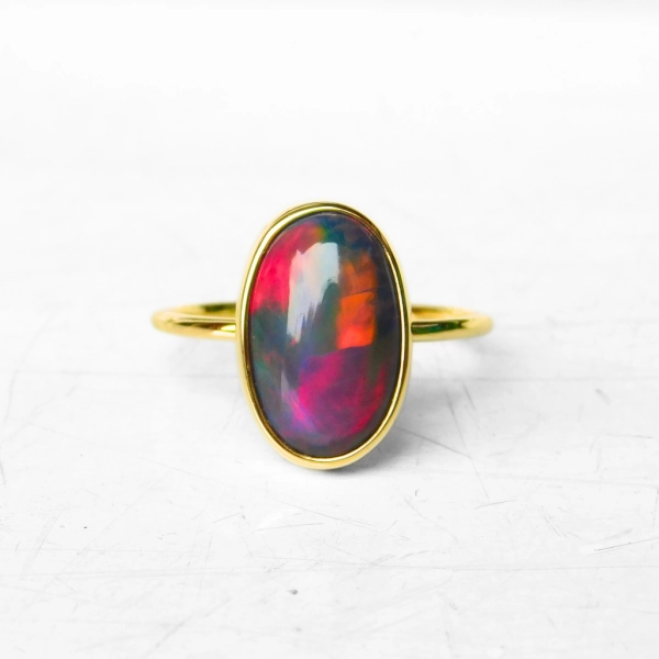 Pierścionek z czarnym opalem etiopskim 3.10 ct